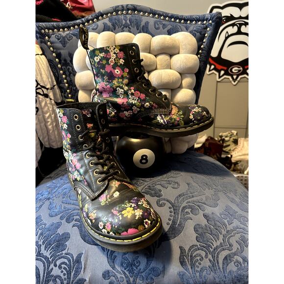 Dr. Martens Shoes - Dr Martens 1460 Black Pink Floral size 9/EU 41